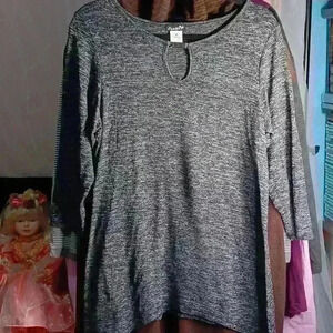 Fig and Blu black and white heathered top with keyhole neck Leisure Normcore Lag